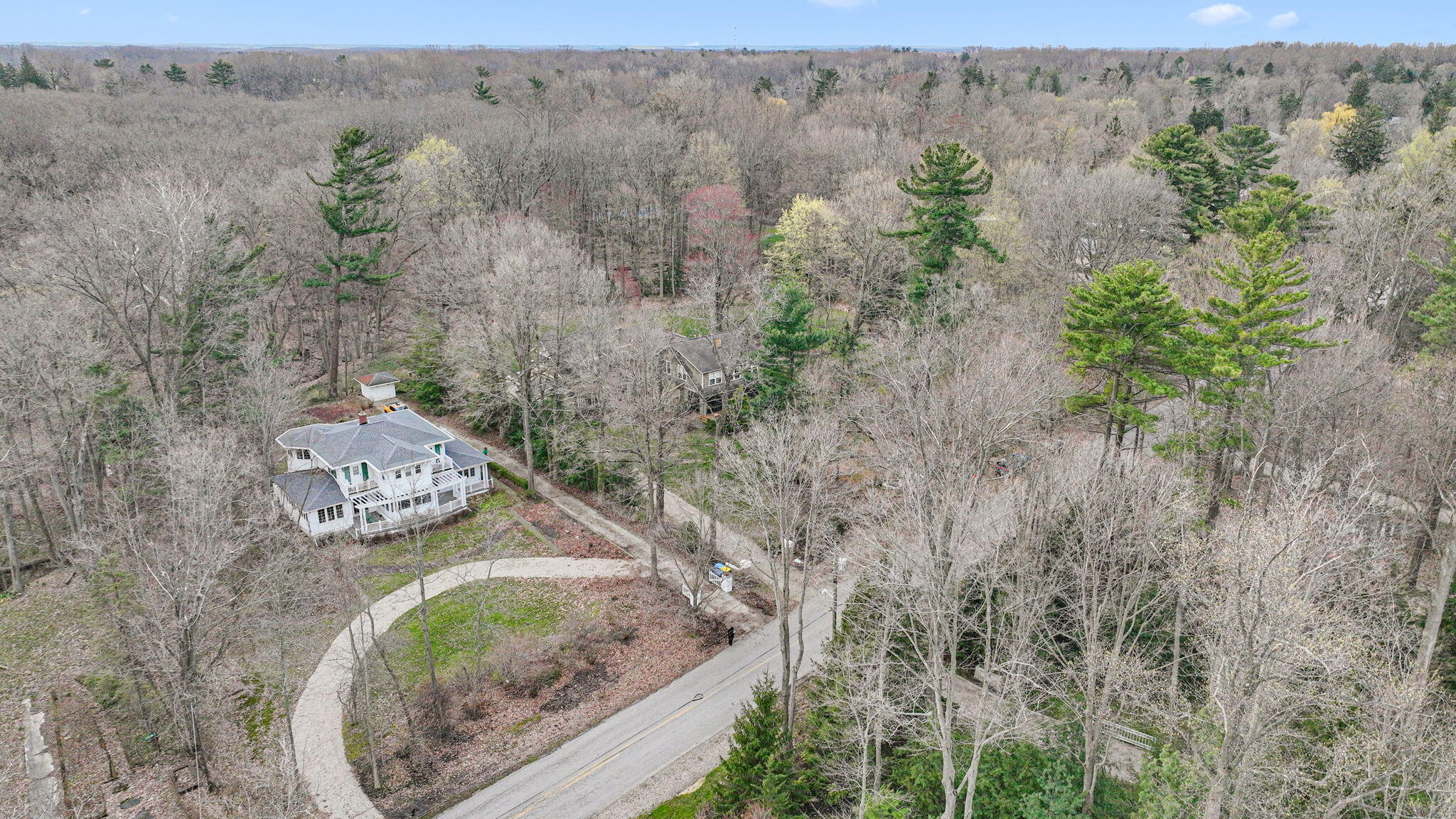 14895 Lakeshore Road Lakeside, MI 49116 - Photo 6 of 35 1-web-or-mls-DJI_0894