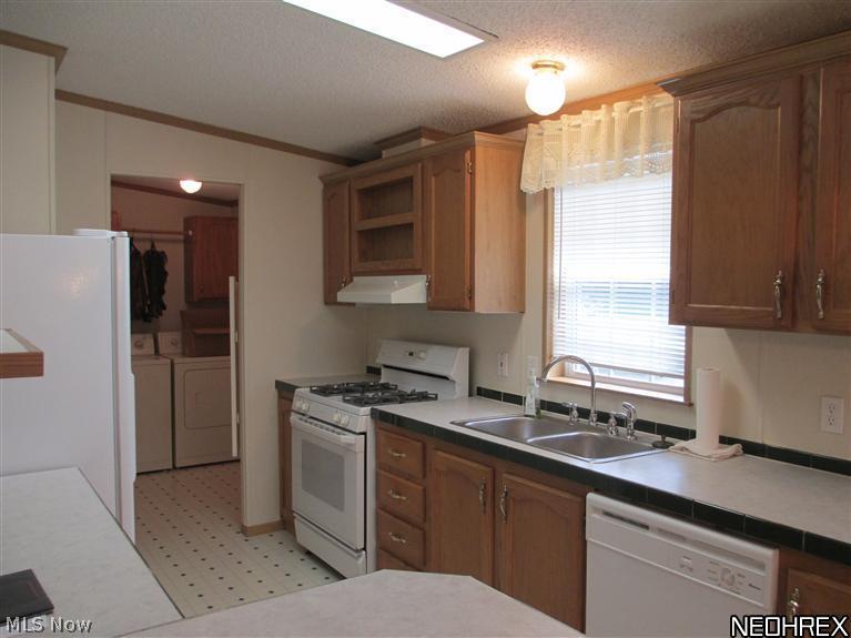 27202 Cook Road, Unit 99 Olmsted Falls, OH 44138 - Photo 5 of 19 Gallery Image 5