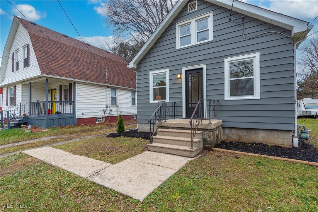 41834 Adelbert Street Elyria, OH 44035 - Photo 1 of 28 Gallery Image 1