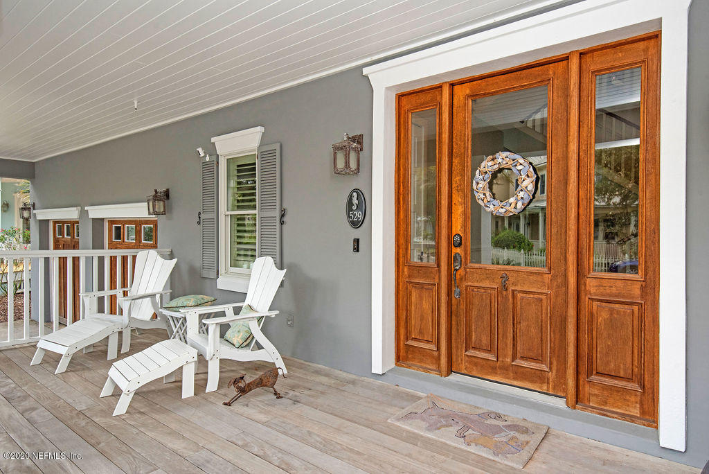 529 Barefoot Trace Circle St. Augustine, FL 32080 - Photo 3 of 62 a living room with furniture and a window