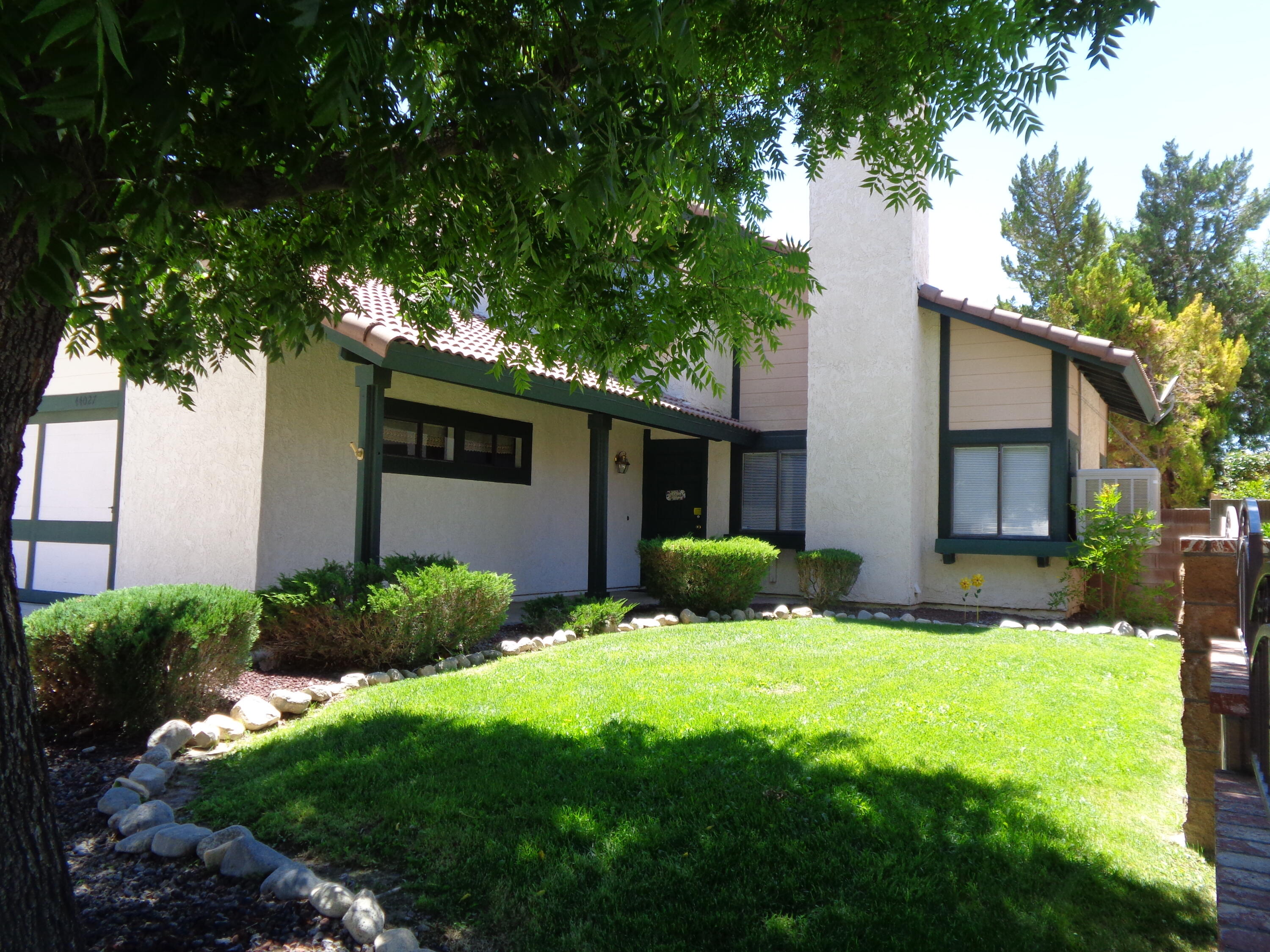 44027 Ruthron Avenue Lancaster, CA 93536 - Photo 1 of 33 DSC04288