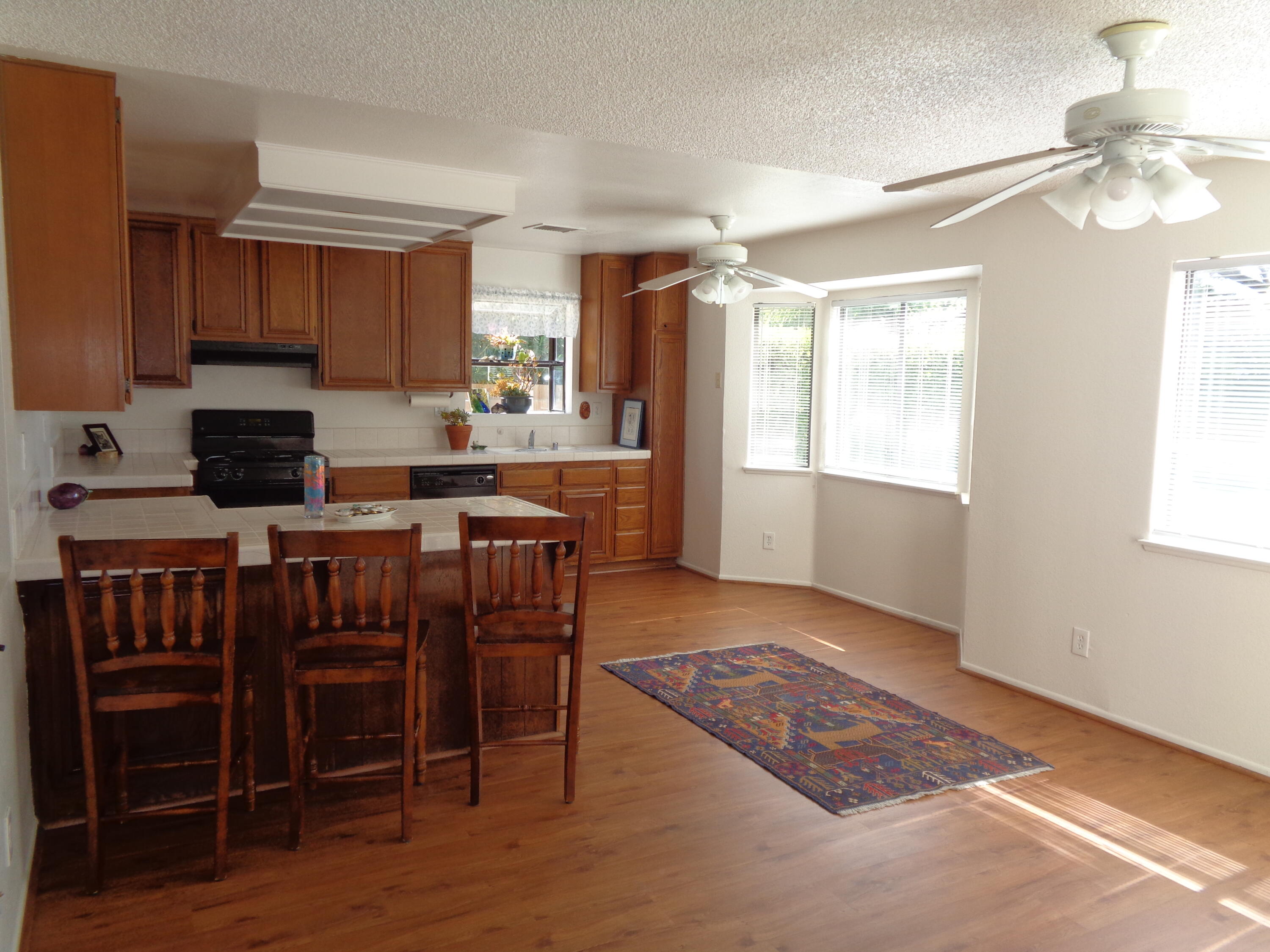 44027 Ruthron Avenue Lancaster, CA 93536 - Photo 7 of 33 DSC04386