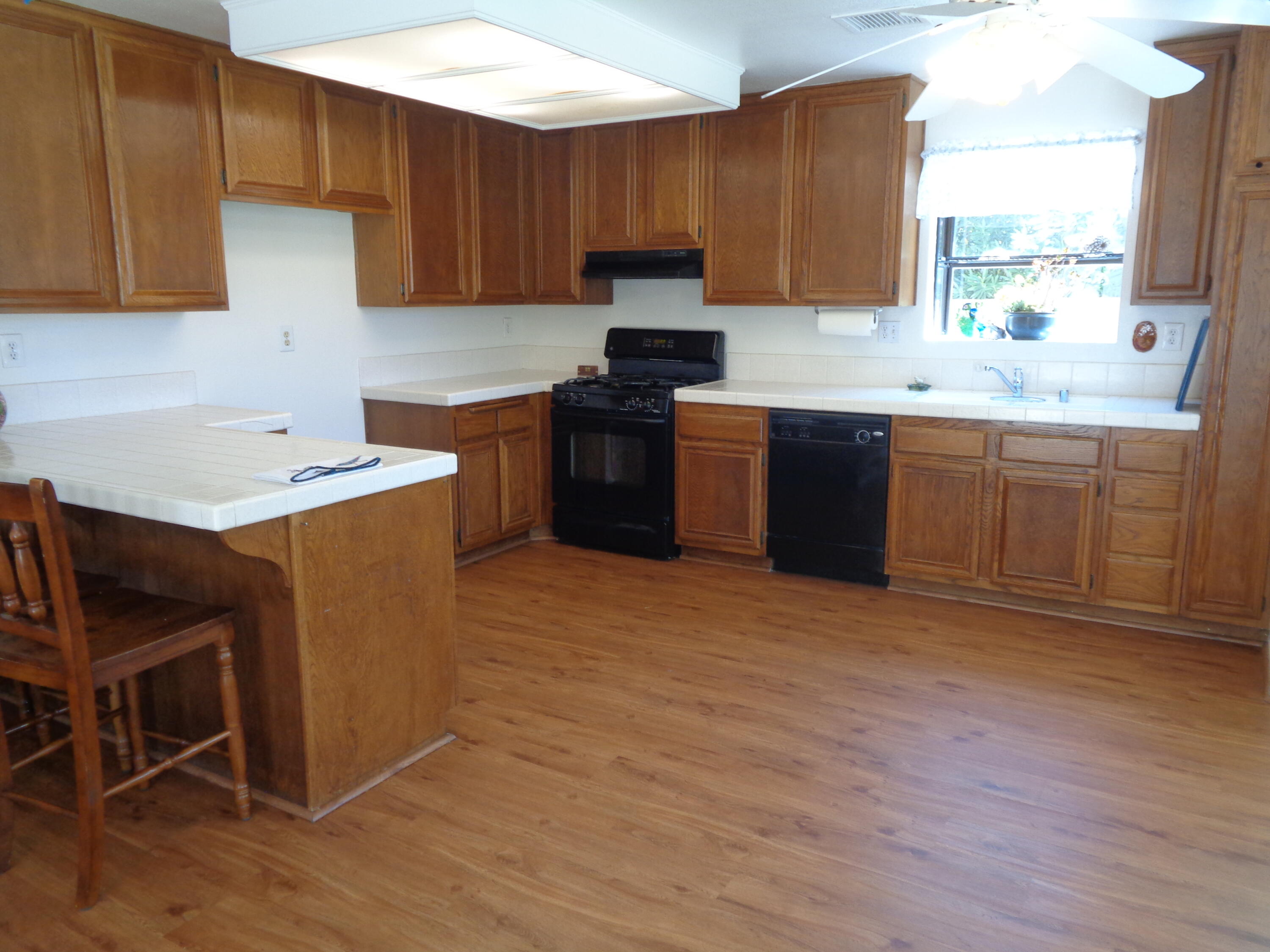 44027 Ruthron Avenue Lancaster, CA 93536 - Photo 9 of 33 DSC04298