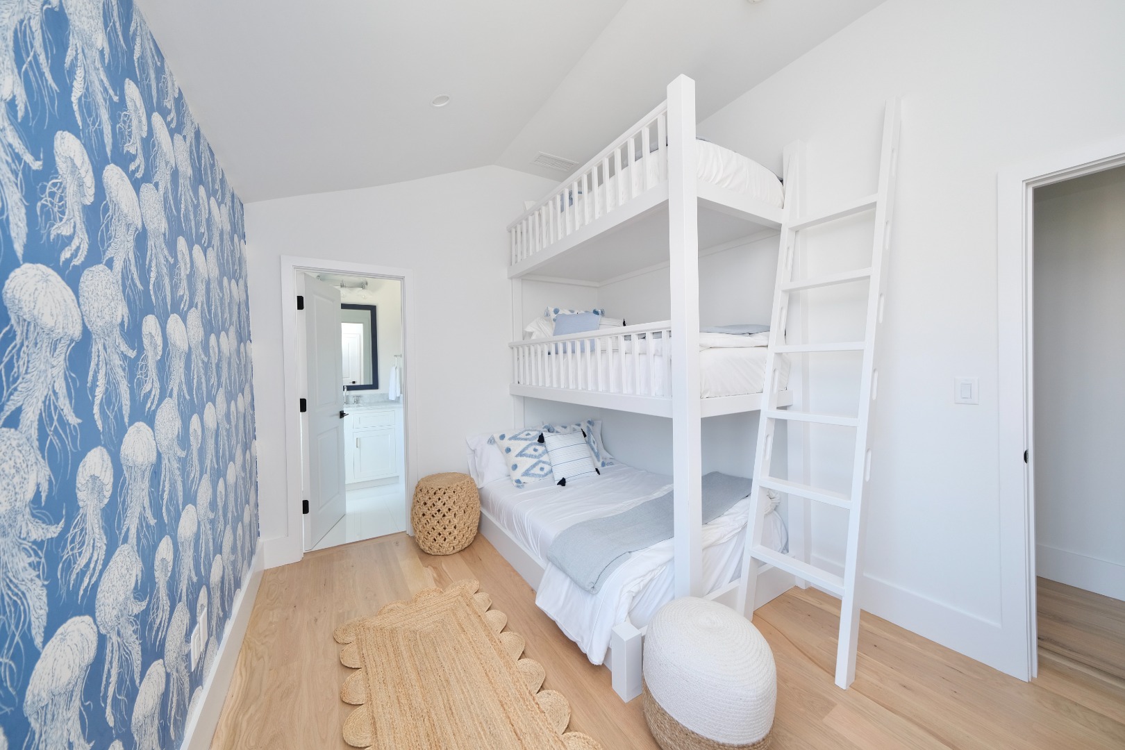 8 Walsh Street Nantucket, MA 02554 - Photo 25 of 34