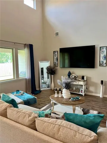 $360,000 | 203 South Lakepointe Drive, Lafayette, LA 70506