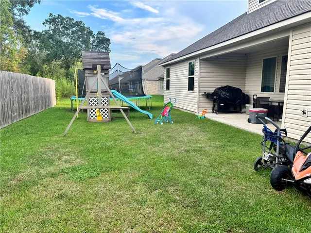 $360,000 | 203 South Lakepointe Drive, Lafayette, LA 70506