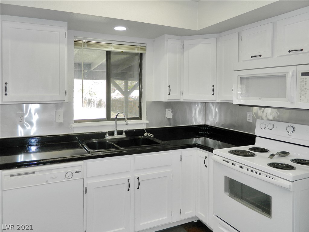 740 A Street Caliente, NV 89008 - Photo 8 of 40 Gallery Image 8