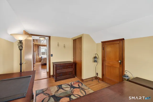 a view of livingroom with furniture
