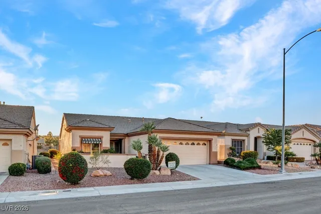 $2,695 | 503 Eagle Vista Drive, Henderson, NV 89012