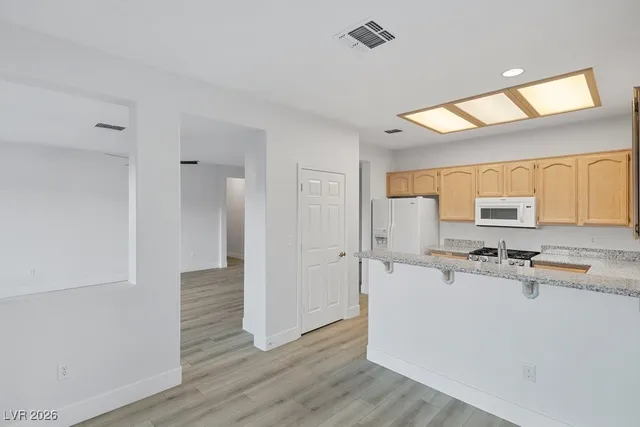 $2,695 | 503 Eagle Vista Drive, Henderson, NV 89012