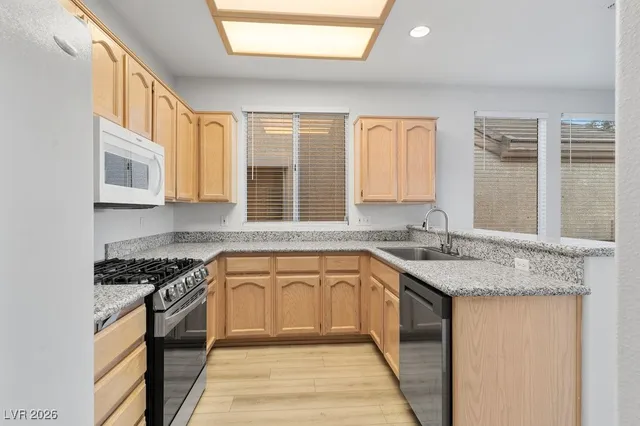 $2,695 | 503 Eagle Vista Drive, Henderson, NV 89012