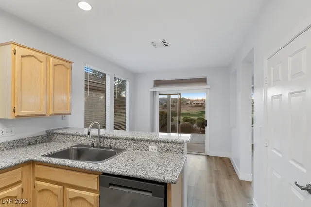 $2,695 | 503 Eagle Vista Drive, Henderson, NV 89012