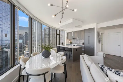 $1,390,000 | 2510 6th Avenue, Unit 2502, Seattle, WA 98121