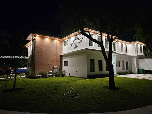 $11,500 | 8410 Southwest 65th Avenue, South Miami, FL 33143