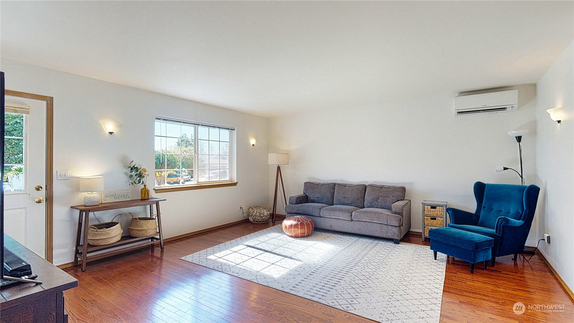 4875 Breezefair Road Freeland, WA 98249 - Photo 4 of 20 Gallery Image 4