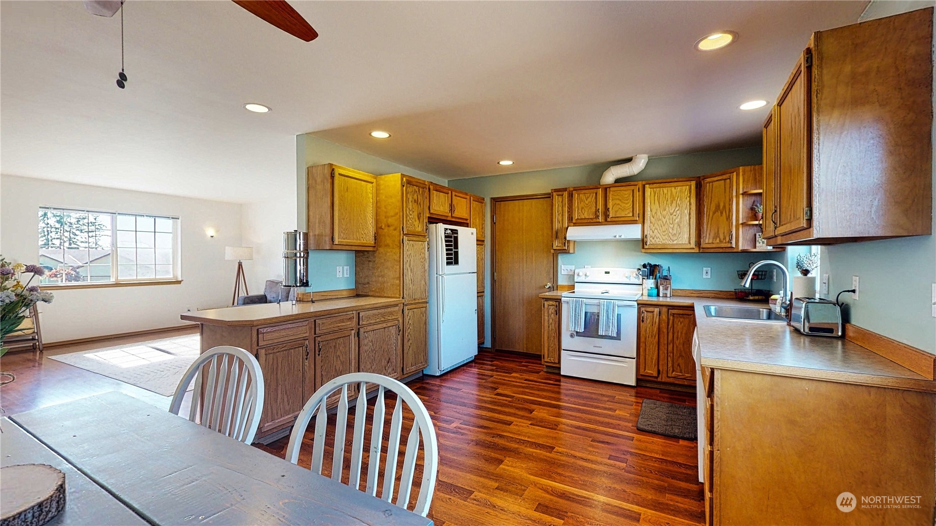 4875 Breezefair Road Freeland, WA 98249 - Photo 6 of 20 Gallery Image 6
