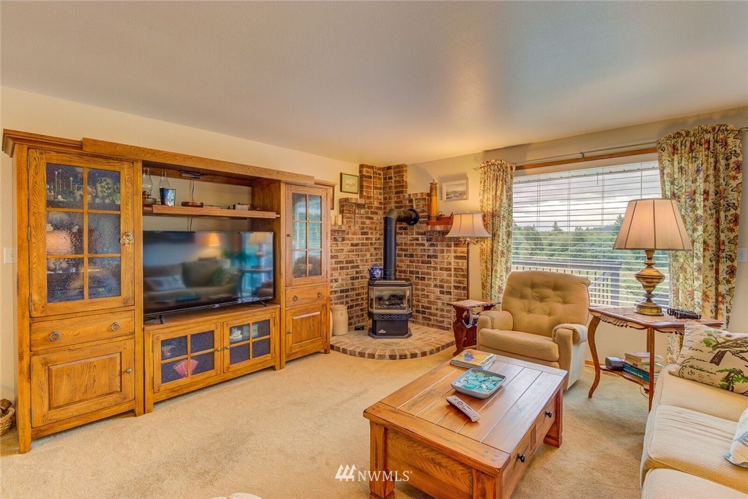 8146 Delphi Road Southwest Olympia, WA 98512 - Photo 9 of 21 Gallery Image 9