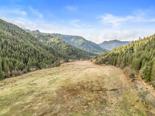 $1,500,000 | 6026 Carberry Creek Road, Jacksonville, OR 97530