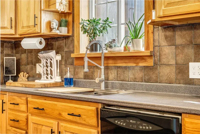 $525,000 | 33 Comikev Lane, Winterport, ME 04496