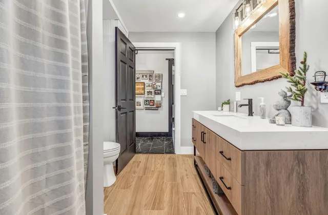 $525,000 | 33 Comikev Lane, Winterport, ME 04496