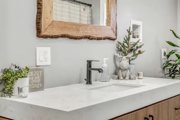 $499,000 | 33 Comikev Lane, Winterport, ME 04496