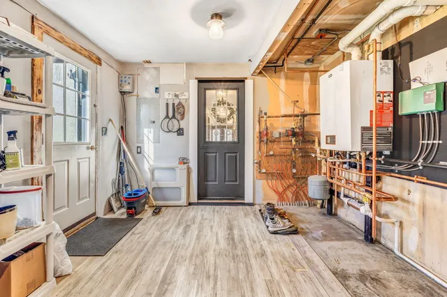 $525,000 | 33 Comikev Lane, Winterport, ME 04496