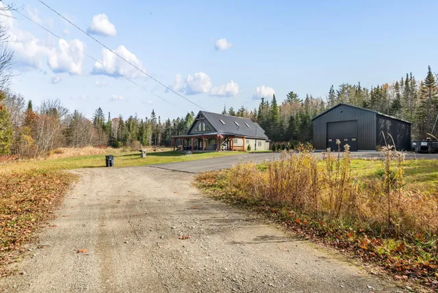 $525,000 | 33 Comikev Lane, Winterport, ME 04496