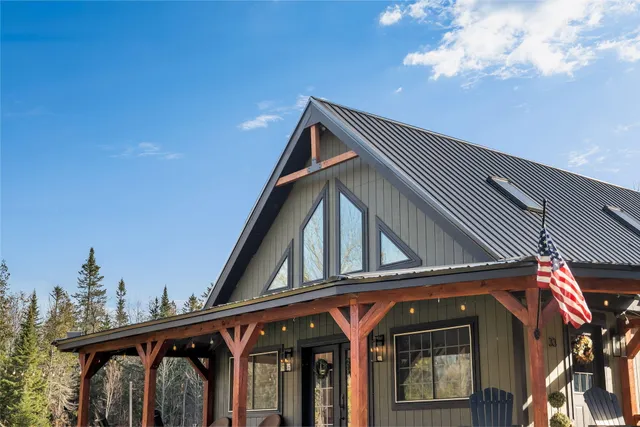 $525,000 | 33 Comikev Lane, Winterport, ME 04496