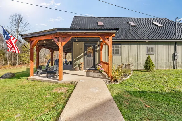 $525,000 | 33 Comikev Lane, Winterport, ME 04496