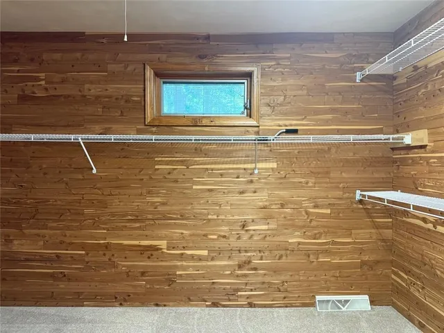 $2,895 | 4005 School Road, Jeannette, PA 15644