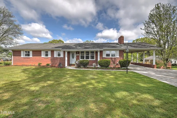 $309,900 | 879 Wayne Avenue Northeast, Abingdon, VA 24210