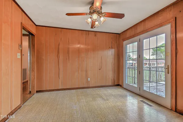 $309,900 | 879 Wayne Avenue Northeast, Abingdon, VA 24210