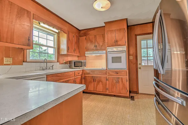 $309,900 | 879 Wayne Avenue Northeast, Abingdon, VA 24210