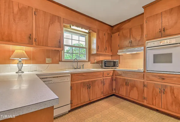 $309,900 | 879 Wayne Avenue Northeast, Abingdon, VA 24210