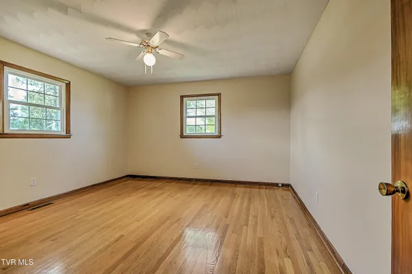 $309,900 | 879 Wayne Avenue Northeast, Abingdon, VA 24210