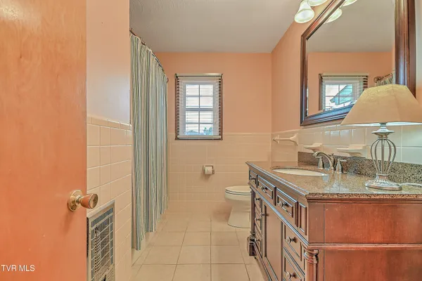 $309,900 | 879 Wayne Avenue Northeast, Abingdon, VA 24210