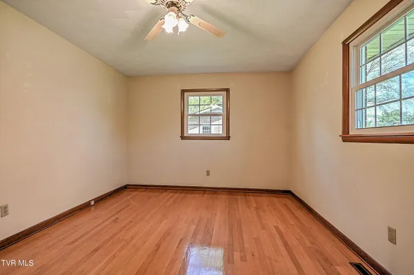 $309,900 | 879 Wayne Avenue Northeast, Abingdon, VA 24210