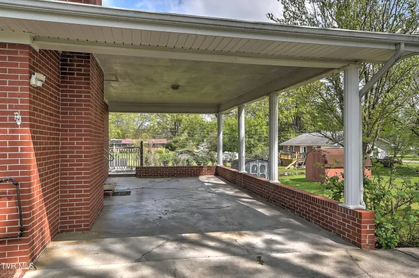 $309,900 | 879 Wayne Avenue Northeast, Abingdon, VA 24210