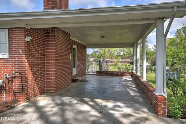 $309,900 | 879 Wayne Avenue Northeast, Abingdon, VA 24210