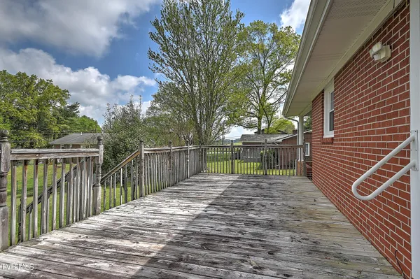 $309,900 | 879 Wayne Avenue Northeast, Abingdon, VA 24210