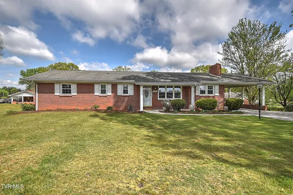 $309,900 | 879 Wayne Avenue Northeast, Abingdon, VA 24210