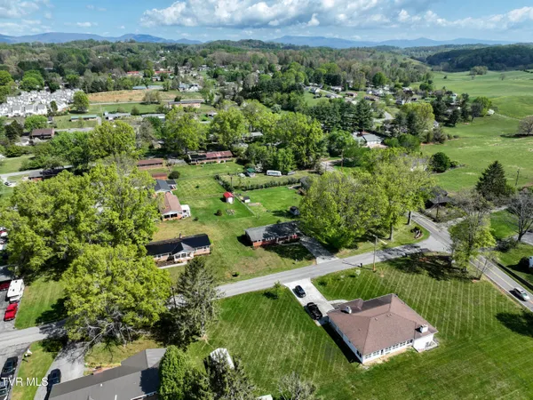 $309,900 | 879 Wayne Avenue Northeast, Abingdon, VA 24210