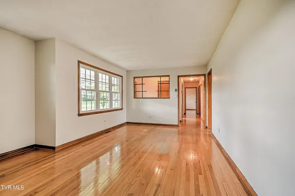 $309,900 | 879 Wayne Avenue Northeast, Abingdon, VA 24210