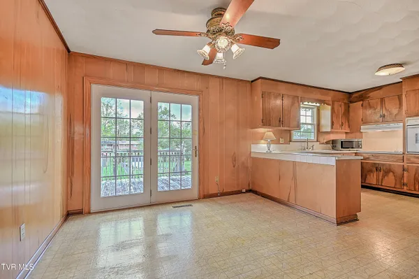 $309,900 | 879 Wayne Avenue Northeast, Abingdon, VA 24210