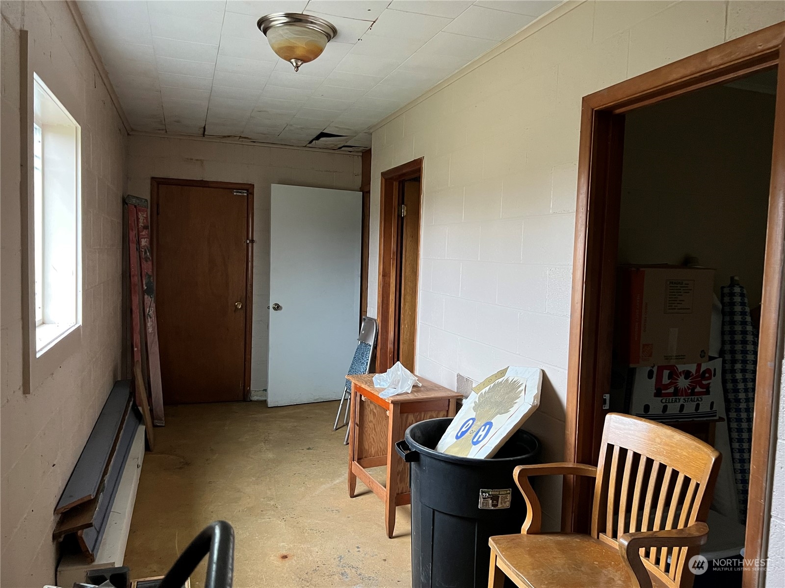 3803 Northeast 199th Street Ridgefield, WA 98642 - Photo 14 of 22 a view of a hallway with seating area