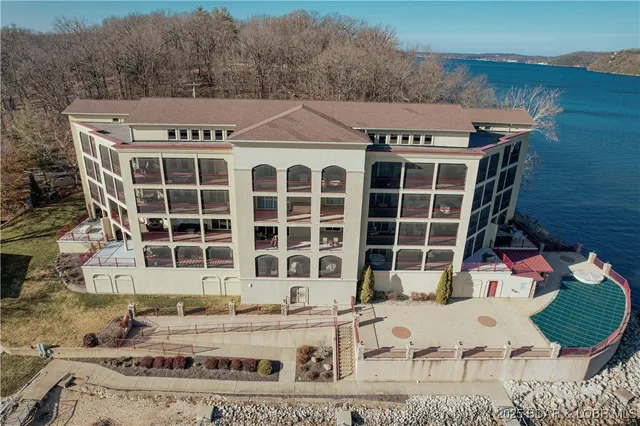 $589,500 | 3168 Twin Rivers Point, Unit 3E, Camdenton, MO 65020