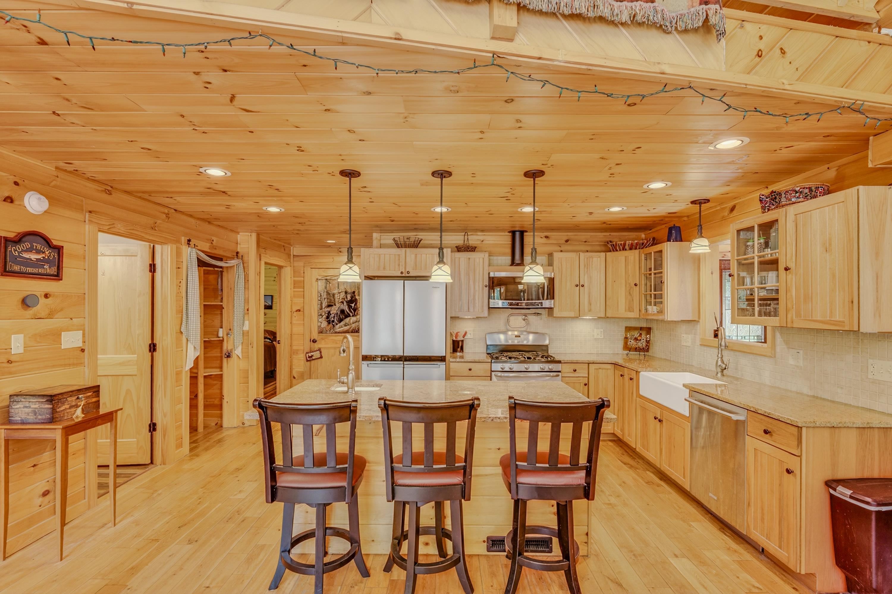 1560 Cherry Valley Road Bethlehem, NH 03574 - Photo 15 of 56