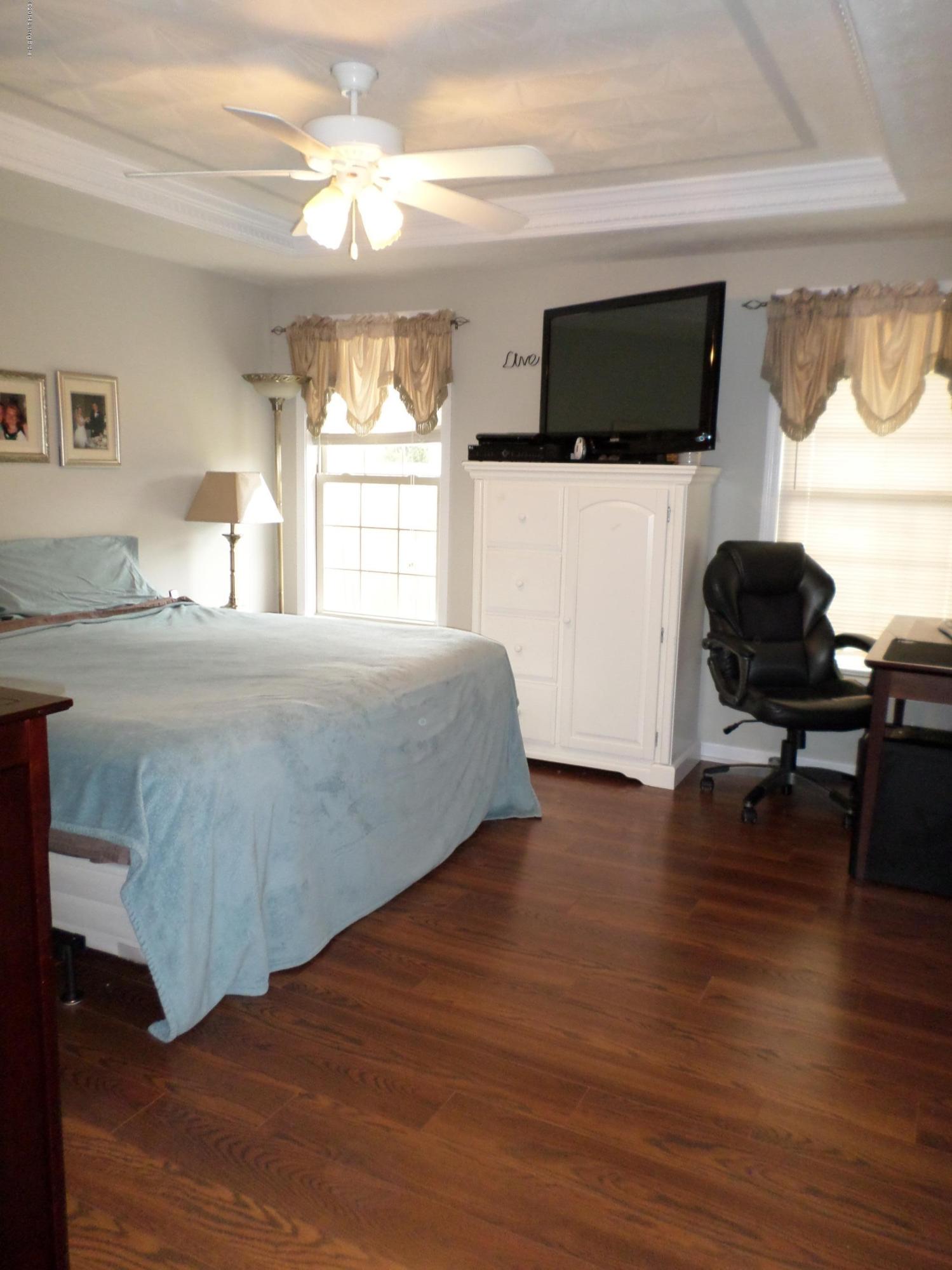 6904 Barbrook Road Louisville, KY 40258 - Photo 14 of 20 Barbrook 015