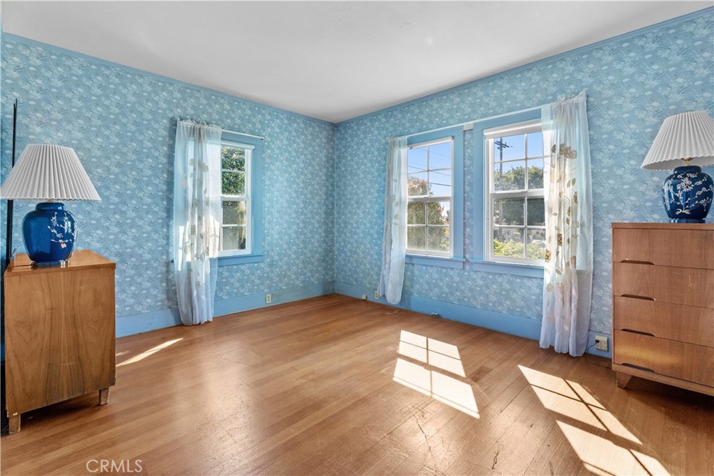 606 Penn Street El Segundo, CA 90245 - Photo 15 of 21 front bedroom