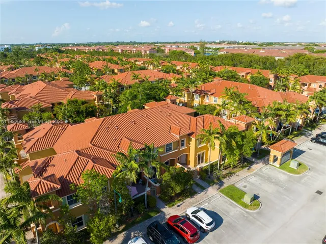 $2,700 | 14355 Southwest 11th Street, Unit 2604, Pembroke Pines, FL 33027